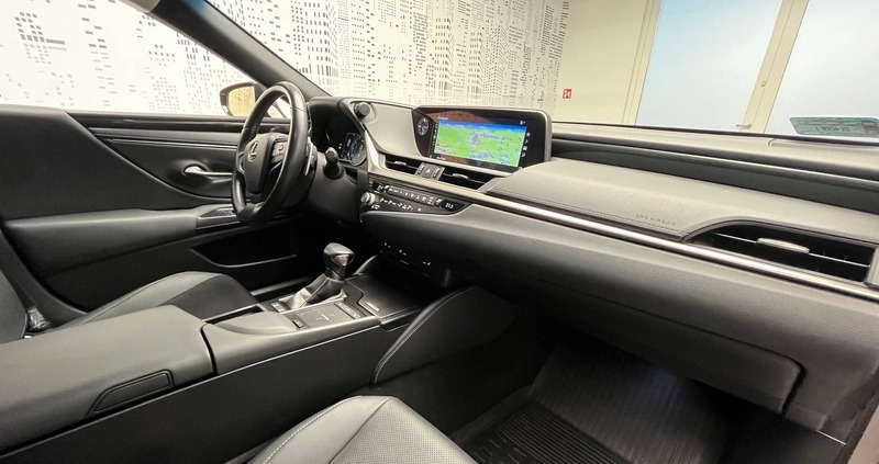 Lexus ES cena 179900 przebieg: 57603, rok produkcji 2021 z Janikowo małe 232